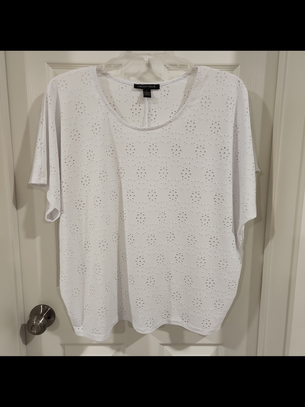 Carolyn Taylor White Eyelet Top Womens L Short Sleeve Dolman Scoop Neck Blouse
